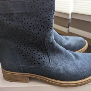 Geox blue suede Chelsea boots size 37